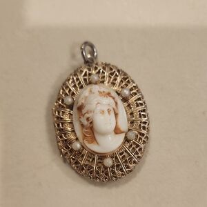 Gold Toned Cameo Locket